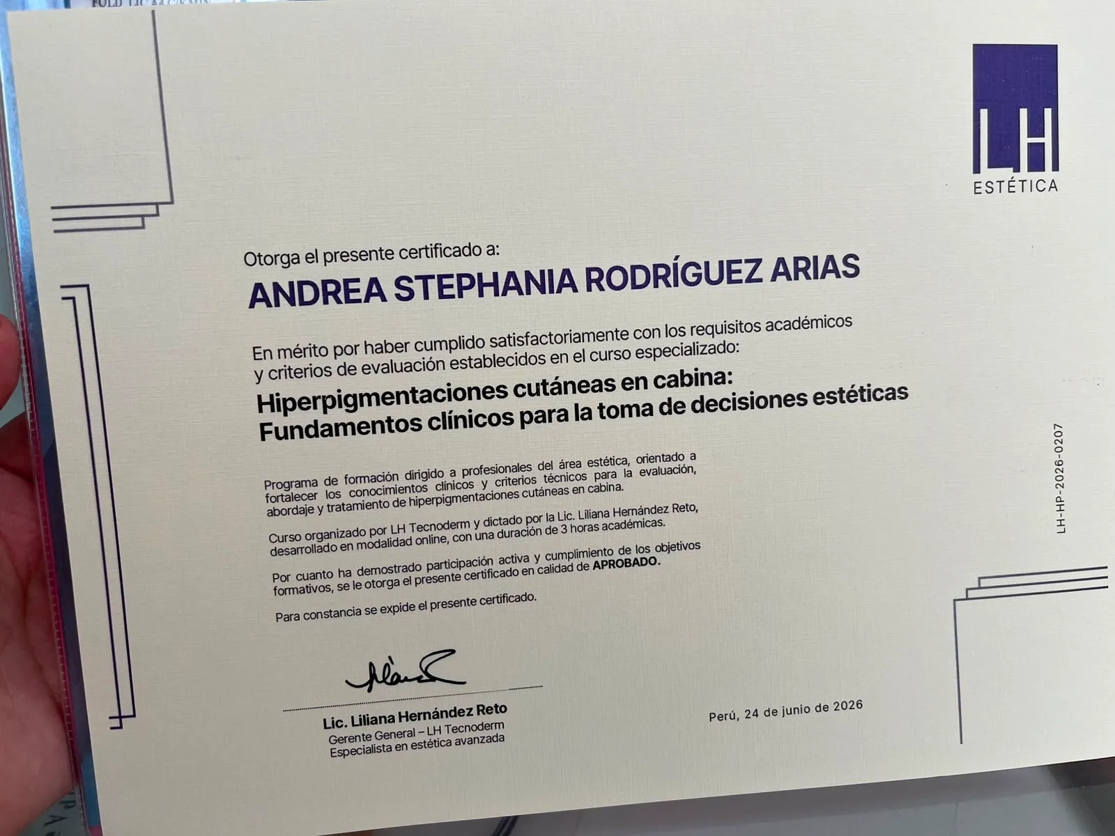 Certificado de la fundadora de Klass Salón & Spa (6)